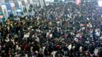 Jahr des Pferdes: Rekord-Reiseverkehr zum chinesischen Neujahrsfest erwartet