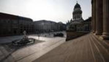 Zeichen der Trauer: Kondolenzbuch für Rita Süssmuth in Berlin ausgelegt