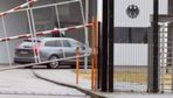 EU-Sanktionen gegen Russland: Verdächtige wegen mutmaßlich illegaler Exporte nach Russland in U-Haft