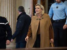 prozess gegen rechtspopulistin: staatsanwaltschaft will fünfjähriges kandidaturverbot für le pen