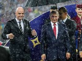 russland bald zurück im fußball?: ukraine nennt fifa-boss moralisch degeneriert