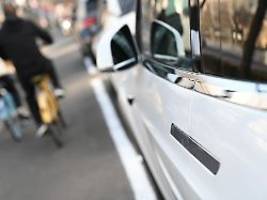 Zu großes Sicherheitsrisiko: China verbietet versteckte Auto-Türgriffe wie bei Tesla