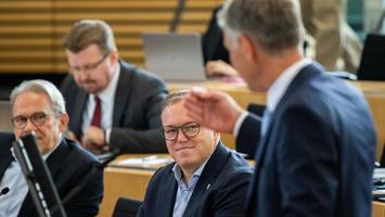 Liveticker: Das Misstrauensvotum gegen Mario Voigt im Thüringer Landtag