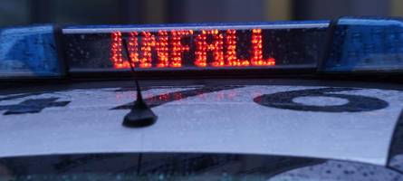 Unfallbeteiligter flüchtet: Polizei sucht Zeugen