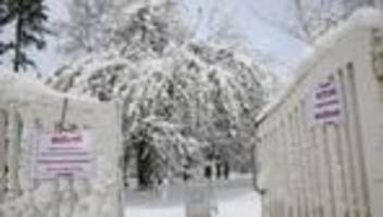 Winter auf Friedhöfen: Frost ist bisher kein Problem für Bestattungen