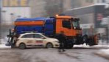 Winterwetter im Norden: Leichter Schneefall in Hamburg - Winterdienst im Großeinsatz