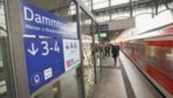 bahnhof dammtor in hamburg: bahnmitarbeiter in hamburg bei angriff verletzt