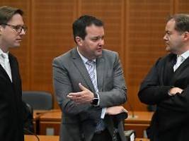 in der bandenwerbung-affäre: dfb holt freispruch - und womöglich millionen euro