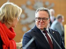 misstrauensvotum in thüringen: die höcke-show scheitert, aber voigt weiter in gefahr