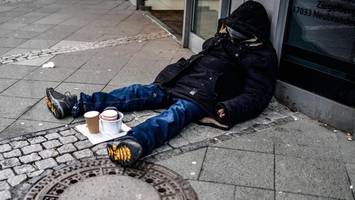 Nach Brandstiftungen: Nimmt die Gewalt gegen Obdachlose in Berlin zu?