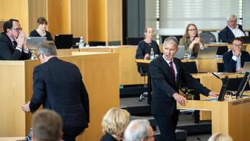 AfD vs. Mario Voigt: Wichtige Infos zum Misstrauensvotum in Thüringen