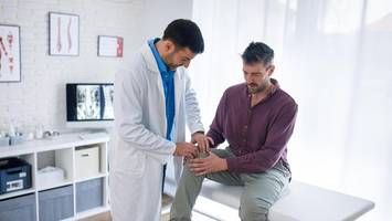 Praxen sollten nicht fragen dürfen, ob man privat oder gesetzlich versichert ist