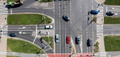 adac und die alternativen: so politisch sind die autoklubs - und das bieten sie