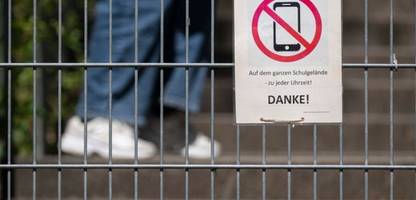 Umfrage: 16- bis 18-Jährige wollen kein Handyverbot an Schulen