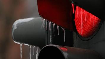 chaotische fahrerflucht: ampel auf wichtigem schulweg fällt wochenlang aus