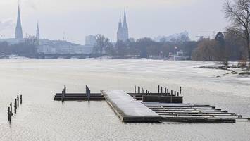 Die Alster friert – aber nicht genug: Hamburg stoppt jegliche Eisträume