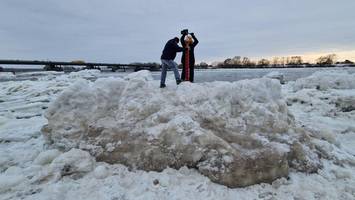 Geesthachter Eisberge: Jetzt kommen sogar die Polarforscher