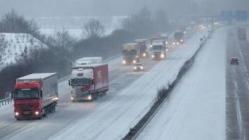 verkehrsunfall auf der a1: vollsperrung zwischen stapelfeld und barsbüttel