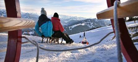 Lang und nicht zu steil: Diese Rodelbahn im Allgäu ist bestens für Familien geeignet