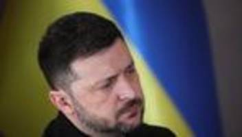 Im Krieg gefallene Soldaten: Selenskyj spricht von 55.000 getöteten ukrainischen Soldaten