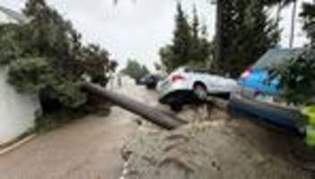 Unwetter in Südeuropa: Toter und Milliardenschäden durch Unwetter in Portugal