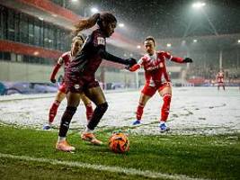 frauen-klubs gründen selbst gmbh: nun also doch: bundesliga entscheidet sich gegen den dfb