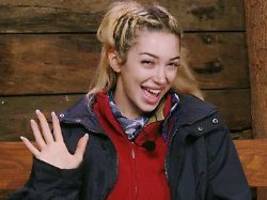 krone ist ihr aber nicht sicher: ariel räumt dank dschungelcamp-drama ab