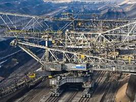 Woidke dankt Bergleuten: Ende einer Ära - Braunkohle-Koloss F60 in Jänschwalde gesprengt