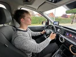 bis 70 prozent weniger nachfrage: anmeldungen in fahrschulen brechen nach schnieder-ankündigung ein