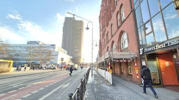 Gefahr von oben: So geht es mit der Sanierung vom Rathaus Steglitz weiter