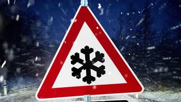 Zahlreiche Glätteunfälle auf der A10 – Autobahn gesperrt