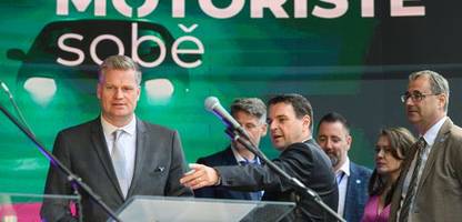 tschechien: autofahrerpartei stürzt den neuen premier andrej babiš in krise