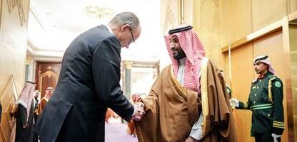 friedrich merz in saudi-arabien: bei mohammed bin salman will der kanzler mal nicht so streng sein