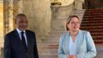 Besuch in Den Haag: Sanktionen gegen Strafgerichtshof – heikle Mission für Hubig