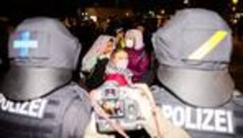 Recht auf freie Meinungsäußerung: UN-Expertin warnt vor Gefahren für die Meinungsfreiheit in Deutschland