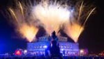 Unterhaltung: Promiauflauf: Dresden feiert Ballnacht des Jahres