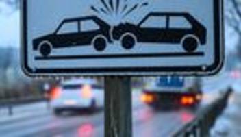 Verkehrsunfälle: Mehrere Glätte-Unfälle auf A10 bei Birkenwerder