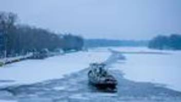 Wetter: Kein Flugbetrieb am BER, Wetterdienst warnt vor anhaltendem Eisregen