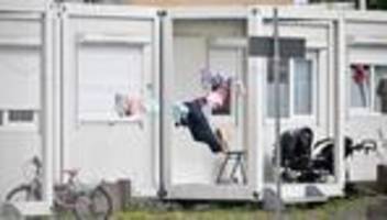 anfrage der linken: mehr als 200 Übergriffe auf geflüchtete im vierten quartal 2025