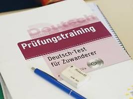 bamf stoppt bereits zulassungen: innenministerium: reduzierung von integrationskursen möglich