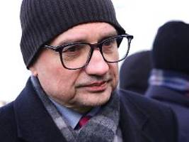 nach ungarn abgesetzt: polen fahndet mit haftbefehl nach ehemaligem justizminister