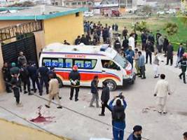 Sprengstoffgürtel gezündet: Mehr als 30 Tote bei Anschlag in Pakistan