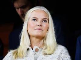 vip vip, hurra!: mette-marit, epstein und der royale sumpf