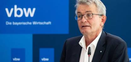 Mehrarbeit: Bertram Brossardt schlägt Verzicht auf Urlaubstage vor