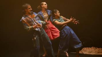 das atmen fällt schwer, alles riecht nach erde – und getanzt wird auch