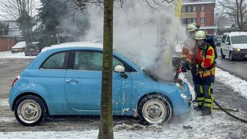 „Knutschkugel“ gerät vor Meckelfelder Spielzeugladen in Brand