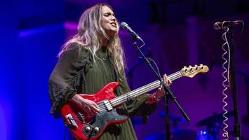 Joanne Shaw Taylor in der Fabrik: Ab der ersten Sekunde auf Betriebstemperatur