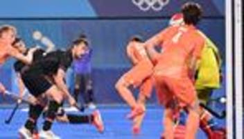 Final4 in Frankfurt: UHC-Herren ziehen ins Hallenhockey-Finale ein