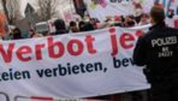 Generation Deutschland: AfD-Jugend gründet Berliner Landesverband - Proteste vor Ort