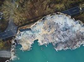 böschungsarbeiten als ursache? : straße in coesfeld bricht ein und rutscht in quarzgrube